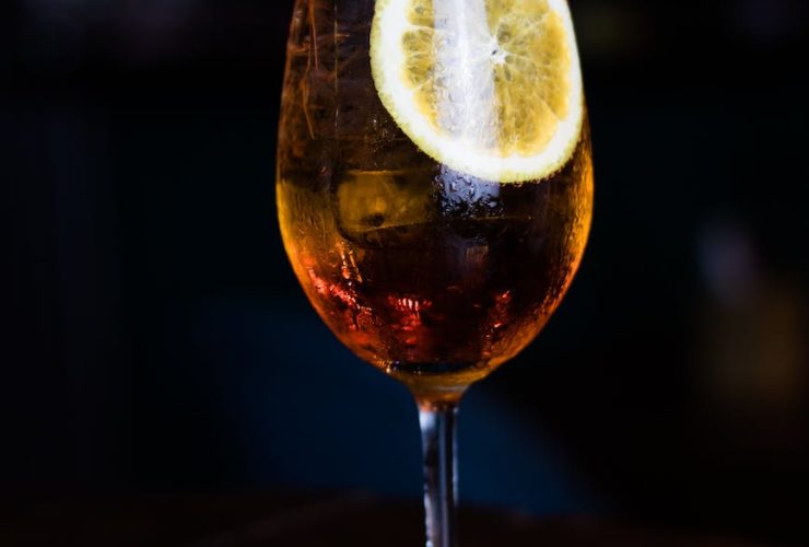 spritz veneziano with lemon slice