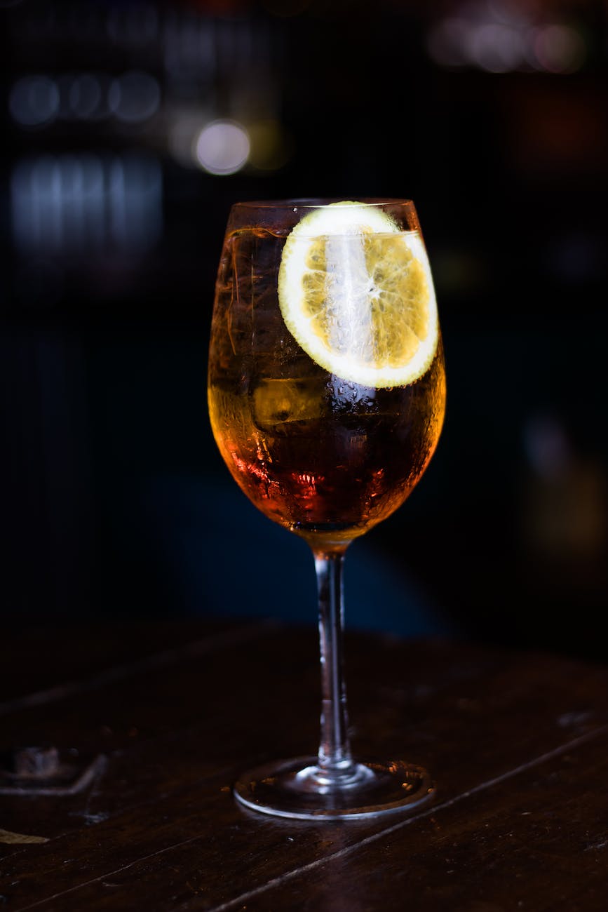 spritz veneziano with lemon slice