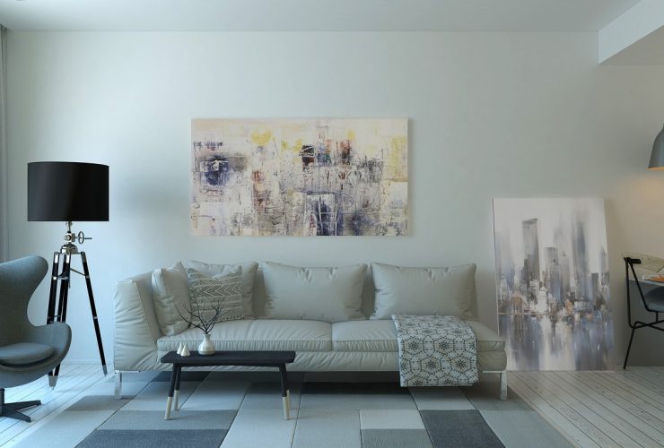 Modern interieur van een kubuswoning met schuine plafondvlakken en uitstekende hoeken als designelement
